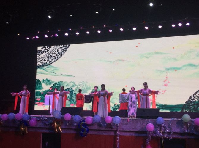 1497342445422040019.png 汉服表演.png