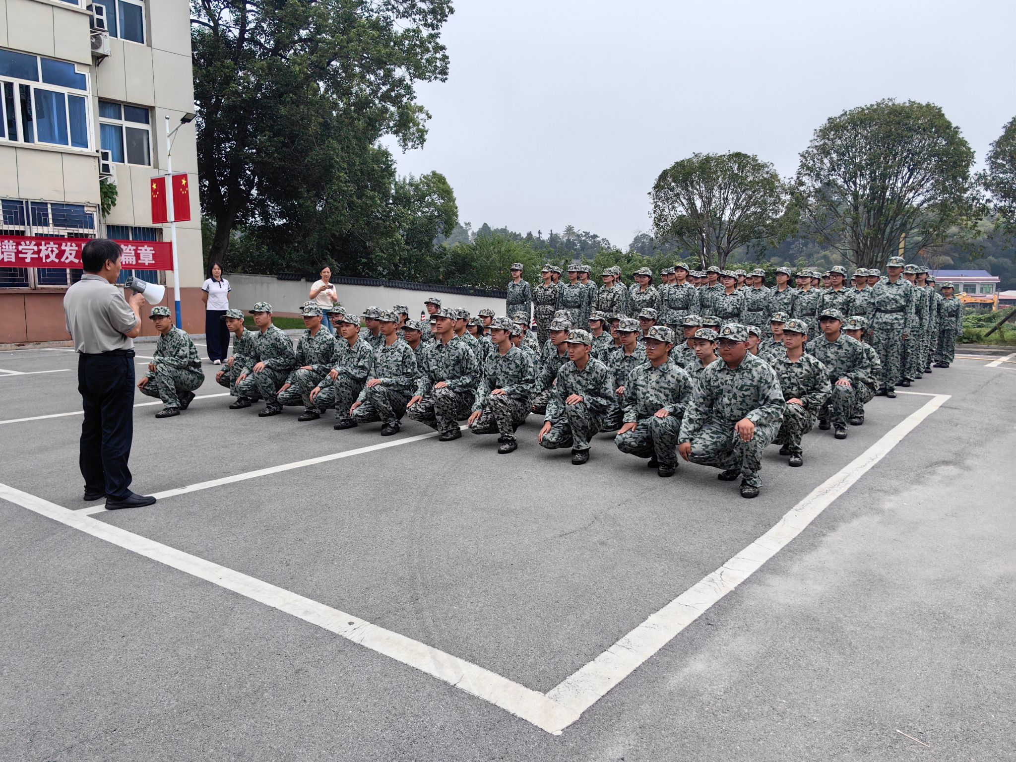 情系军训新生,关怀温暖人心