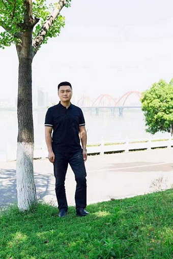唐苇熠生活照.jpg