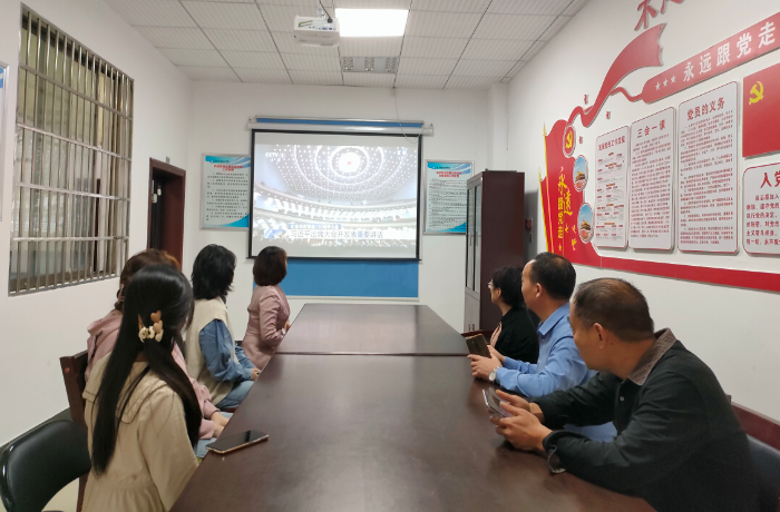1633772019511086441.png 招生 张旸.png