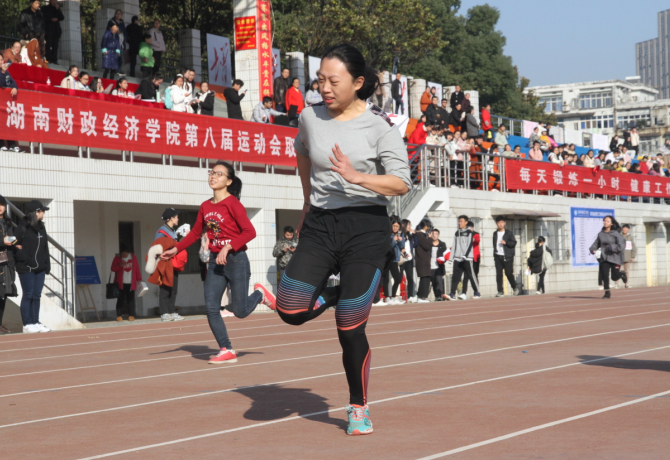 女子100.png