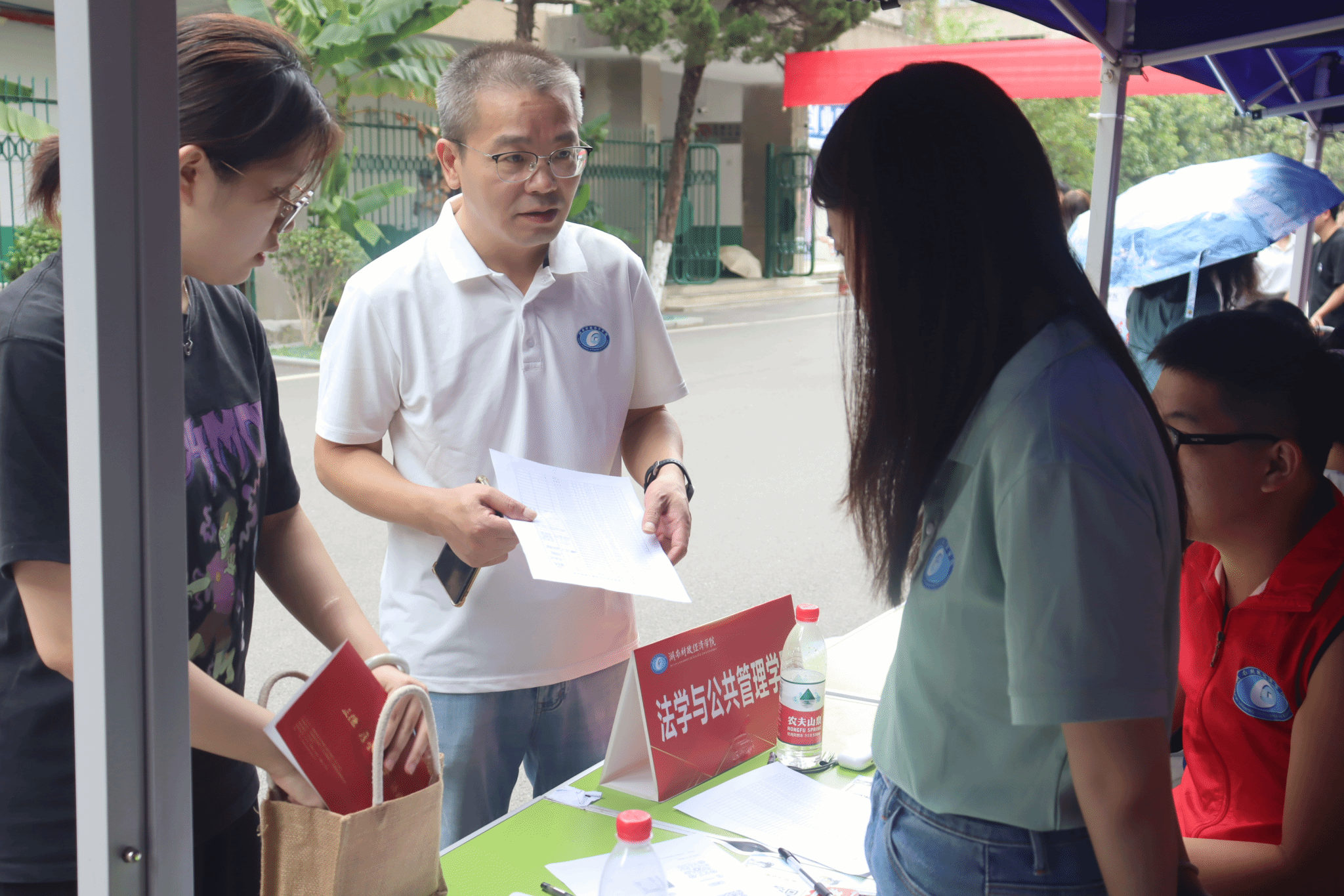 湖南财政经济学院法学与公共管理学院2025级专升本新生报到工作顺利完成