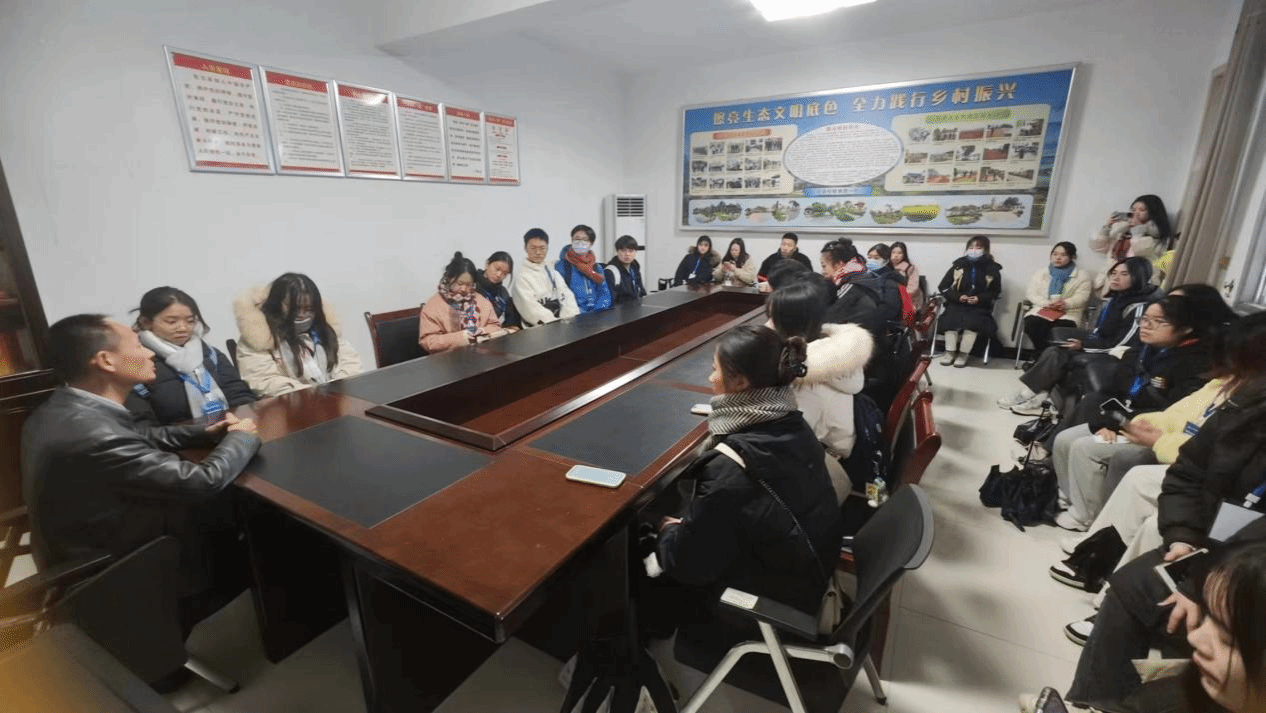 法学与公共管理学院师生赴宁乡菁华铺乡陈家桥村调研