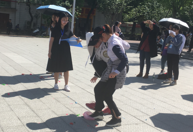 1555671368190044848.png 活动现场.png