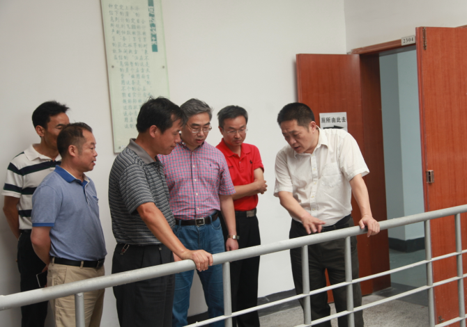 1504516949813081754.png 实验楼围栏.png