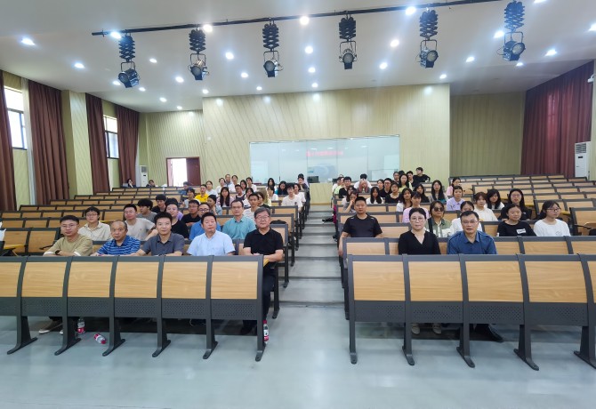 1688619550133043428.jpg 朱老师讲座2(1).jpg