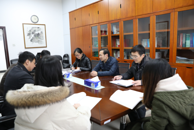 1545988391829082779.png 会议现场.png