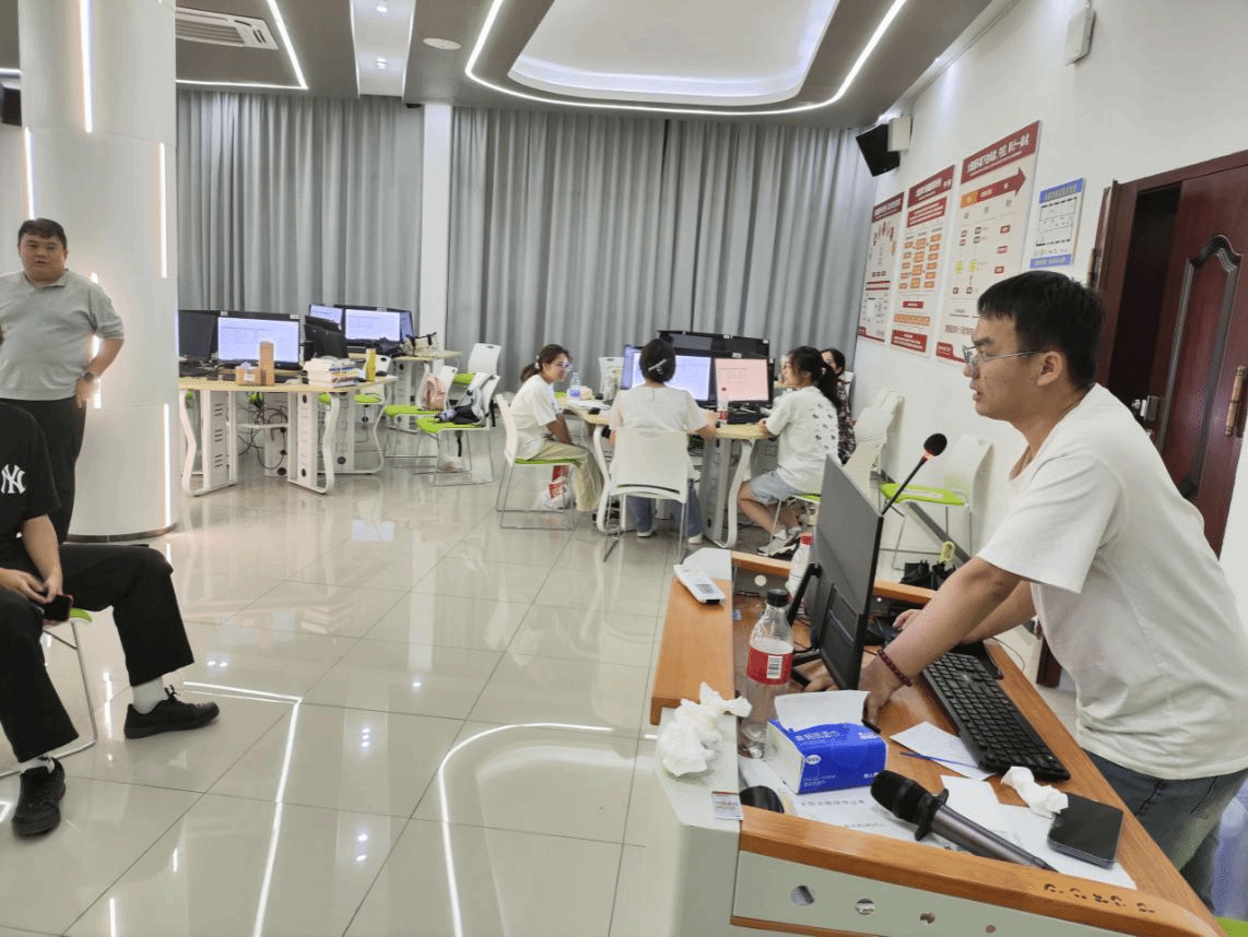 新道专家进校培训,助力沙盘竞赛队员冲刺省赛