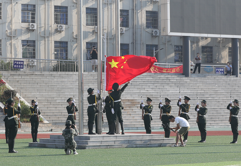 1694337099000006321.png 升国旗.png