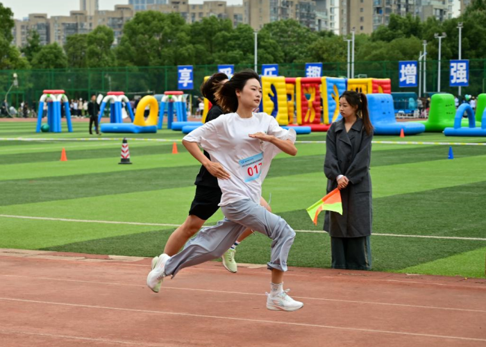 1698224834442019623.png 跑步 马.png