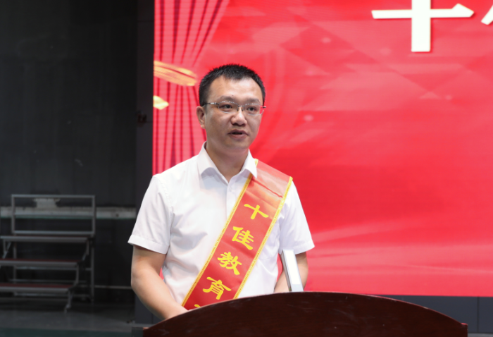 1631184330217040950.png 周雅.png