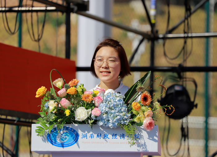 1664600940807056835.png 老校生 马.png