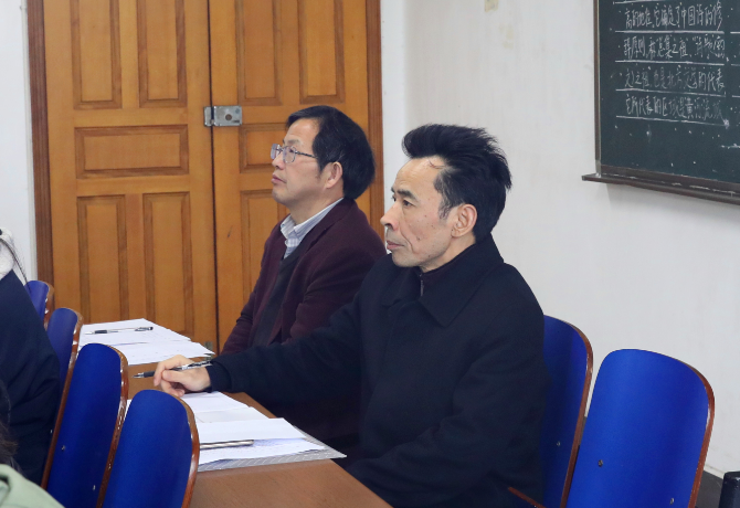 1551086001002095334.png 李雪山听课.png