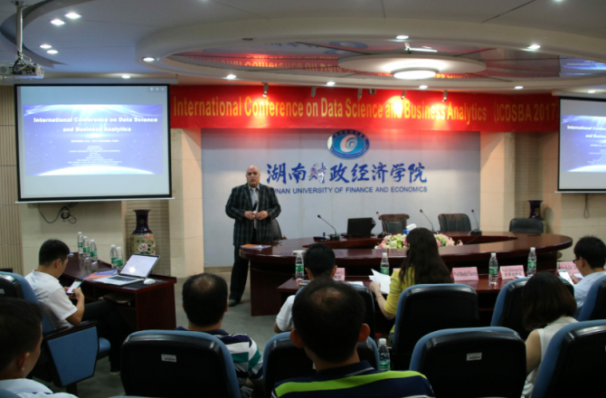 1506310259155058784.png Madjid Tavana博士主持.png